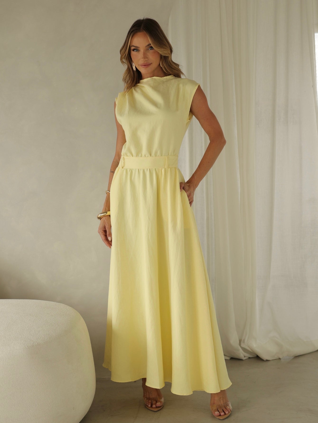 Vestido Midi Acinturado com Bolso e Ombro Drapeado Hazel