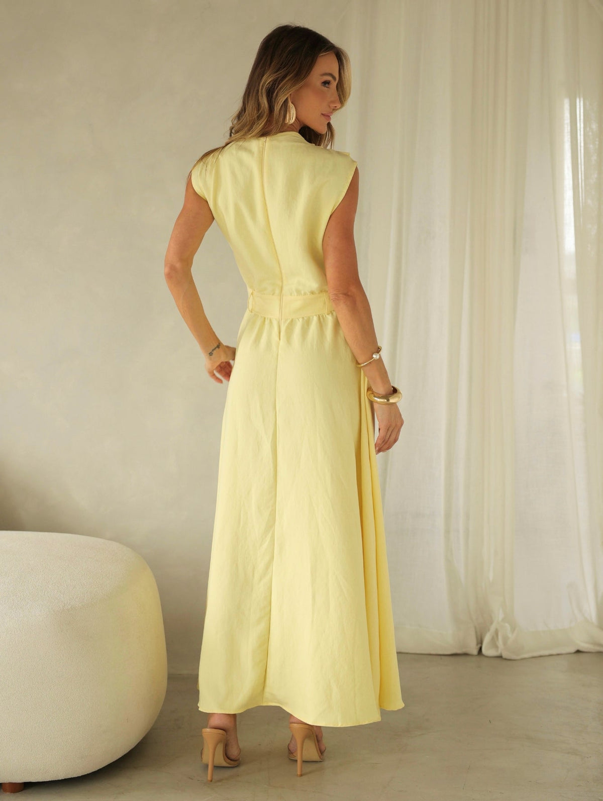 Vestido Midi Acinturado com Bolso e Ombro Drapeado Hazel