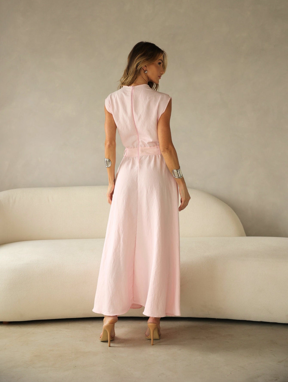 Vestido Midi Acinturado com Bolso e Ombro Drapeado Hazel