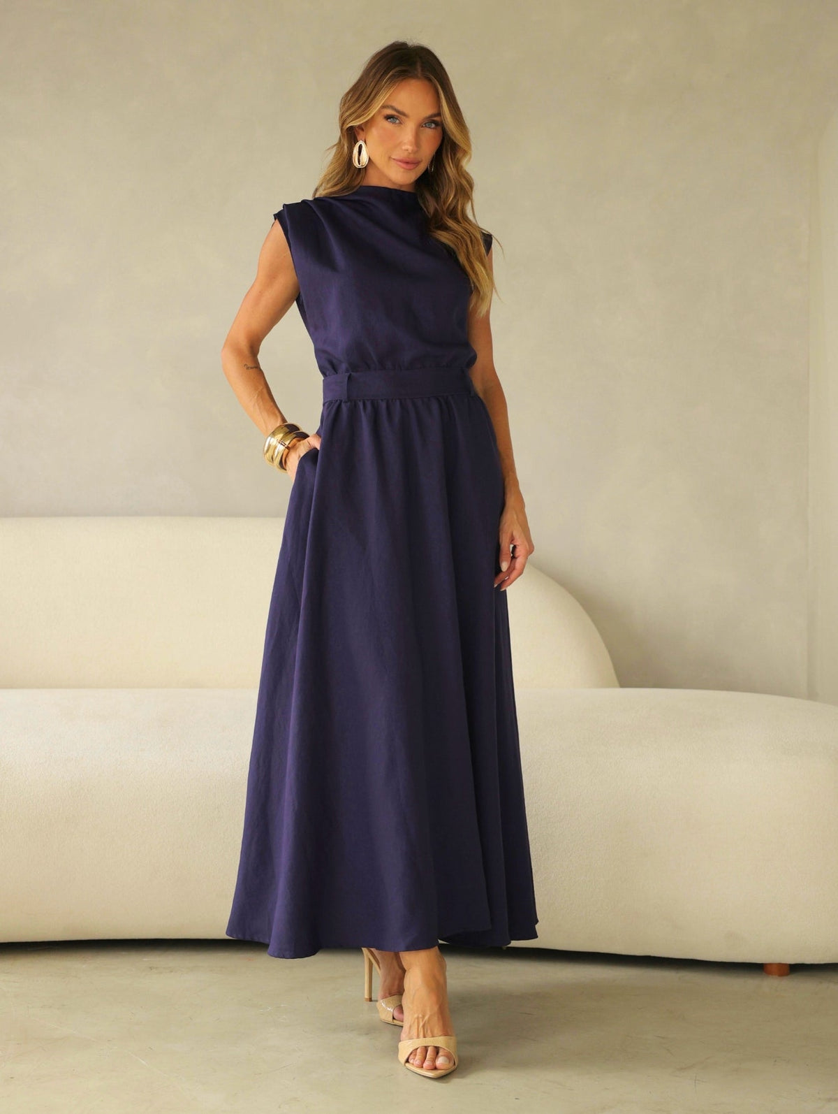 Vestido Midi Acinturado com Bolso e Ombro Drapeado Hazel